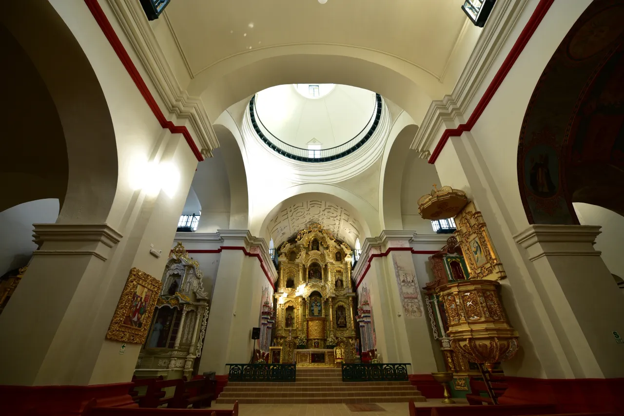 Interior de la Iglesia San Martín de Tours de Sechura documentado por RESTAURO